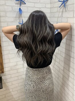 ラブアンドヘアー ダイブ(Love&Hair Dive)の写真/大人女性のお悩み解決サロン♪経験豊富なスタイリストがあなたの魅力がより引き立つスタイルをご提案！