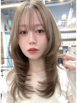 ユニ(uni) レイヤーカット.イルミナベージュカラー