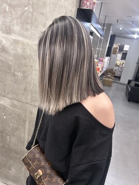 キング 心斎橋店(K!ng) 韓国オルチャンレイヤーカット透明感カラー顔まわり前髪カット