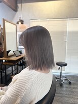 マスカリ(muscali)&nbsp;ハイライト/ダークアッシュ似合わせカットミディアムレイヤーe95