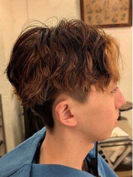 ボイスバーバー 高野店(VOICE BARBER) インナーカラー×パーマ　センターパート