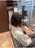 白髪ぼかし×パーマで立体感が出てスタイリングし易いスタイル