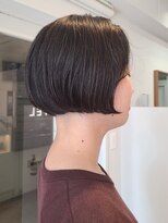 クベル(Kuvel) ショートボブ