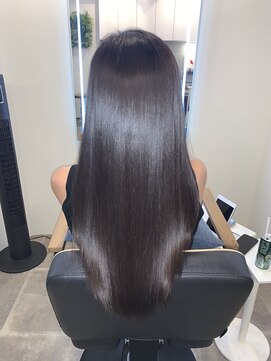 アールサロン アオヤマ(Rr SALON AOYAMA) プラチナミネコラ