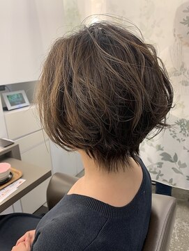 パシフィックダズールバトン(Pacific Dazzle baton) ゆるパーマショート【リアルサロンスタイル】