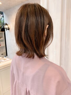 キャアリー(Caary) 福山市イルミナカラー人気caaryとろみベージュ切りっぱなしボブ