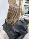 (稲毛)白髪をぼかしつつベージュ系のハイライト