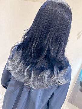 アマンドール(Aman D'or) ブルー×シルバーで個性派に!シルバー裾カラー☆AMAND’OR村上☆