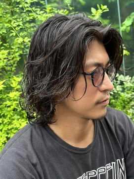 フィフスジングウマエ 原宿(fifth JINGUMAE) 波巻きスパイラルパーマ無造作束感ナチュラル艶感スタイリング