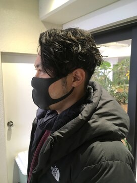 オーシャン(Ocean) ［OCEAN Hair&Life高田徹］刈り上げ　強めパーマ