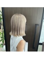 アフィニティー(AFINITY)&nbsp;ボブ×ホワイトカラー