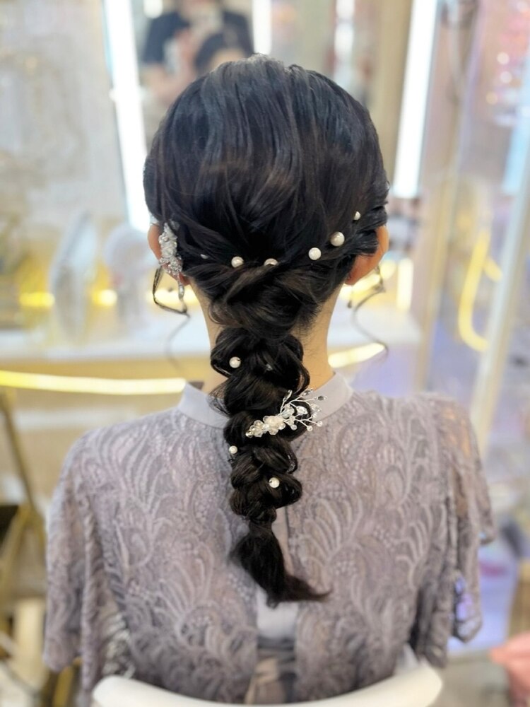 結婚式 二次会 お呼ばれ 編みおろし パールアクセサリー L213961035 アトリエビューティーアミュ atelier beauty AmU のヘアスタイル