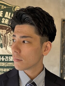 ザ アリー(The Alley) ナチュラル・ビジネスパーマ（アイブロウマジック）