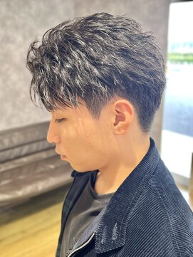 デプト(DEPT.) フェザーパーマフェードマッシュメンズカットメンズパーマ眉毛