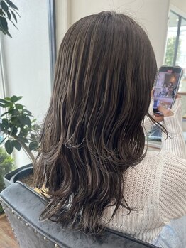 ニニィ(Ninny)の写真/初めてのグレイカラーに◎おしゃれを楽しみつつ白髪もしっかりカバー。柔らかな質感で大人の上品さUP♪