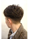 【新富町】メンズパーマフェードフェザーツーブロックスタイル
