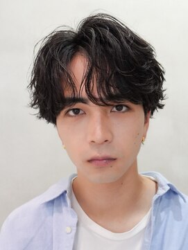 バイフィフス 原宿/表参道(by fifth) 原宿ルーズパーマメンズカットセンターパート30代コンマヘア韓国