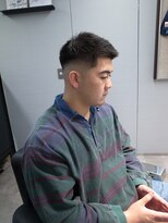 イントロバイフィーネ 渋谷(INTRO . by Fi-Ne)&nbsp;バーバーフェザーアップミドルスキンフェード/渋谷/代々木