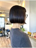 コンパクトボブ+筋感ハイライトスタイル