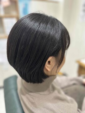 エルフォート(L.FORT) 大人女性の耳掛けショートボブ