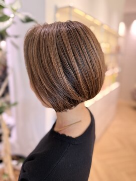 ステア ケース(stair case) ハイライトと白髪を利用して甘めミルクティーベージュ