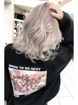 スライバイリアオオサカ(Sly By Ria OSAKA) シルバーアッシュ【梅田】【大阪】