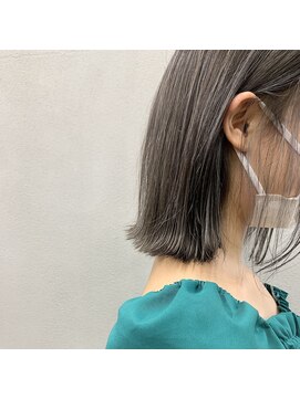 エヌ(N) 切りっぱなしボブ × シルバーハイライト