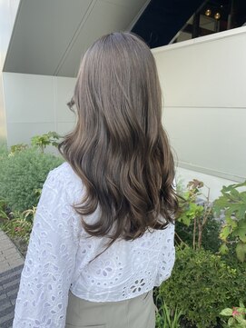 プラグ バイ ネオリーブ(plug by neolive) ブリーチなし　ミルクティーグレージュ☆T