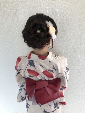 パリスパート2 浴衣 編み込み 可愛い お花の様な  飾り ヘアアレンジ