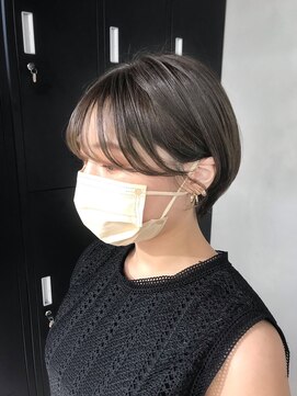ルネ 北千住(Renee) 丸みショート_カーキグレージュマッシュショート