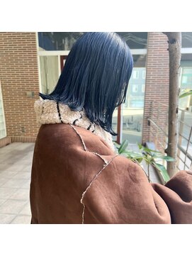 デイジー(Daisy) 天神/大名/ネイビーカラー/ブリーチあり/冬カラー