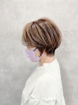 ピッコリーノバイプロデュース 小田急相模原店(Piccolino by Produce)の写真/【業界最先端技術】分け目や顔まわりの白髪が気になる方必見！筋感ハイライトで脱白髪染め♪
