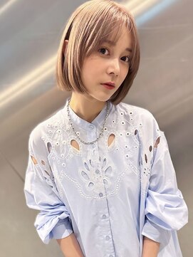 ジルバイジゼル(JILL by GiseL) ショート　ボブ　顔周り　ミルクティーベージュ　10代20代　艶髪