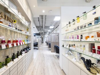 カイノ 福岡天神店(KAINO)の写真/お客様の髪質に合わせたお手入れ方法を丁寧にアドバイス♪ホームケア商品など多数取扱っております◎