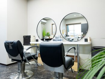 Beautysalon Yoshimuraの写真/【自然なツヤと柔らかさが魅力】髪のうねりや広がりを抑えて、指通りなめらかな理想のストレートへ♪