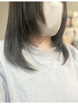 アレッタ(aletta) 高め顔まわりレイヤー × 抜け感ミディ