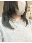 高め顔まわりレイヤー × 抜け感ミディ
