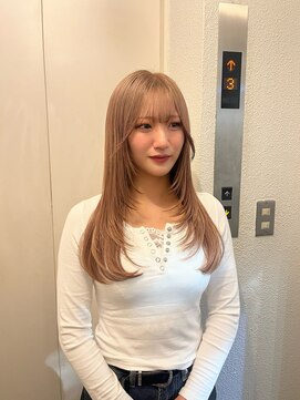 カシェル トウキョウ(Cashel Tokyo) . 人気のミルクティーカラーとレイヤーカット