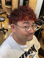 ディアス(DIAS)&nbsp;メンズパーマ！周りと差がつく強めカール×赤系カラー