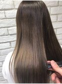 《Ashアッシュ》グラデーションカラー×ブリーチ×グレージュ