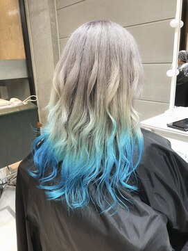 デイズ(days) インスタで話題毛先ブルーブリーチWカラーロングインナーカラー