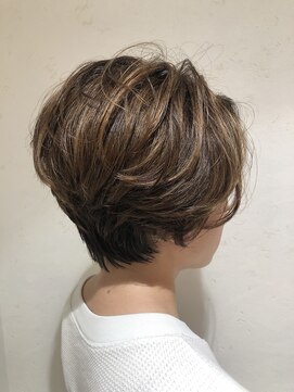 リコ エスト 上野店(lico est) 大人可愛い ハンサムショート 秋色 マロンブラウン/30代40代50代