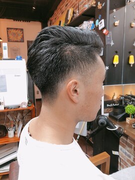 アトリエ ナルー(atelier NALU) スタイリッシュスキンフェード風【東大宮atelier NALU】