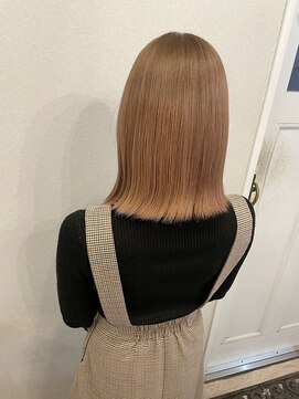 カメリア (camellia) 【NAOYA】ミルクティーベージュ×外ハネ