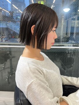 ランテルディ 渋谷(LANTERDIT) グレージュカラー　ダークグレージュ　ぱつっとボブ　前髪あり