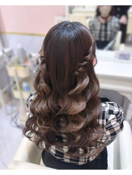 アリエス 新宿駅前東口店(Aries) ねじりハーフツイン