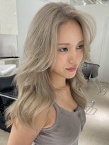 ヨロ 渋谷(YOLO)&nbsp;韓国ヘアーハッシュカットレイヤーカットハイライトカラー