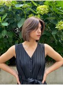 透明感たっぷりオリーブベージュ ×ボブスタイル