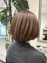 ガーベラ(gerbera) ショートボブ/寒色ベージュ