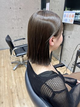 ライフ 本店(LIFE)の写真/ダメージレスに縮毛矯正がしたい方必見！気になるクセやうねりを解消しつつ、艶のあるさらさらストレートに
